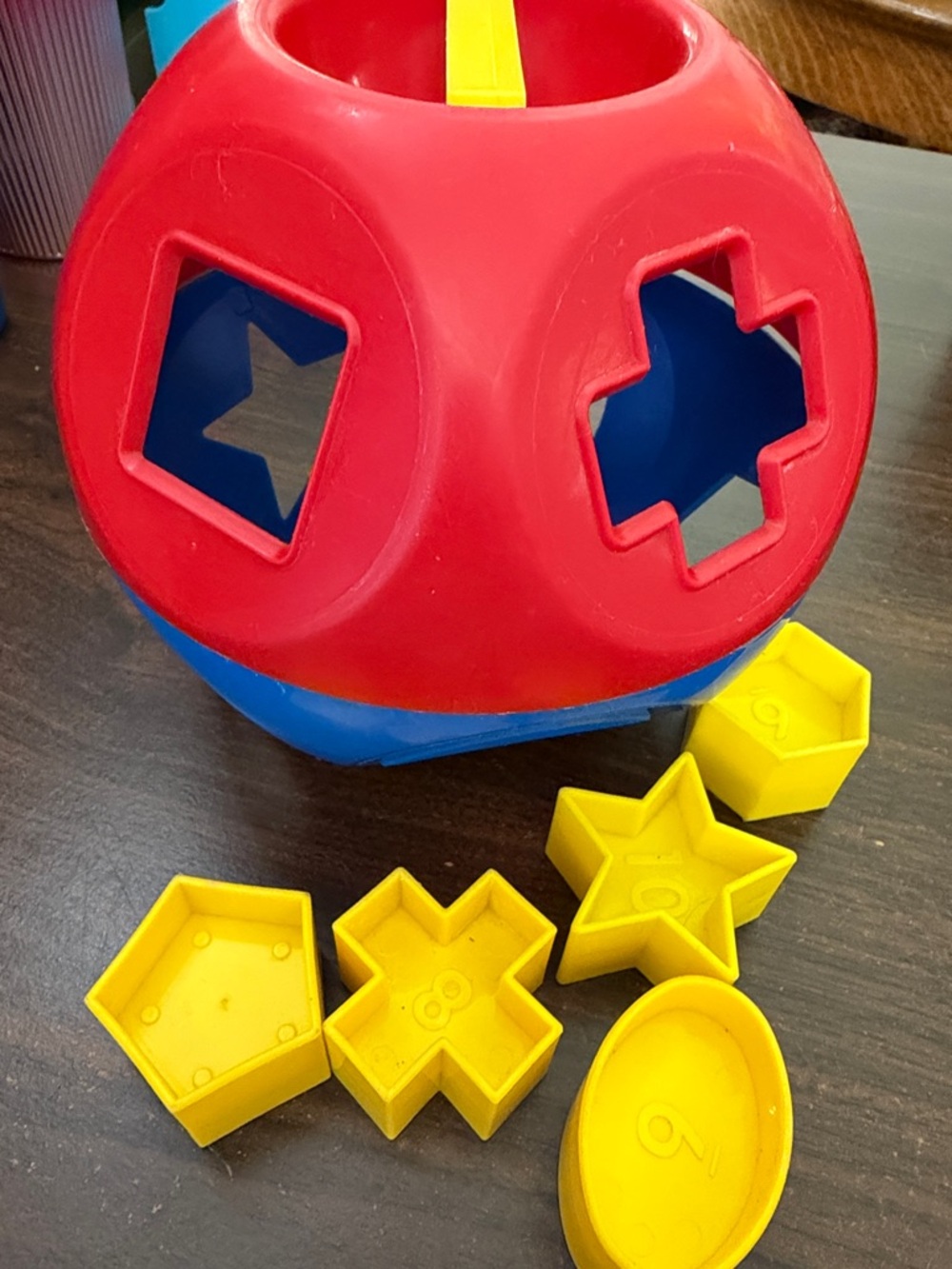 Vintage Tupperware Shape O
Ball Kids
Learning Toy puzzle Sorter
Retro Classic